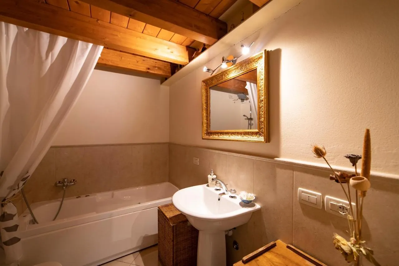 Romantic Lake View House スルツァーノ イタリア