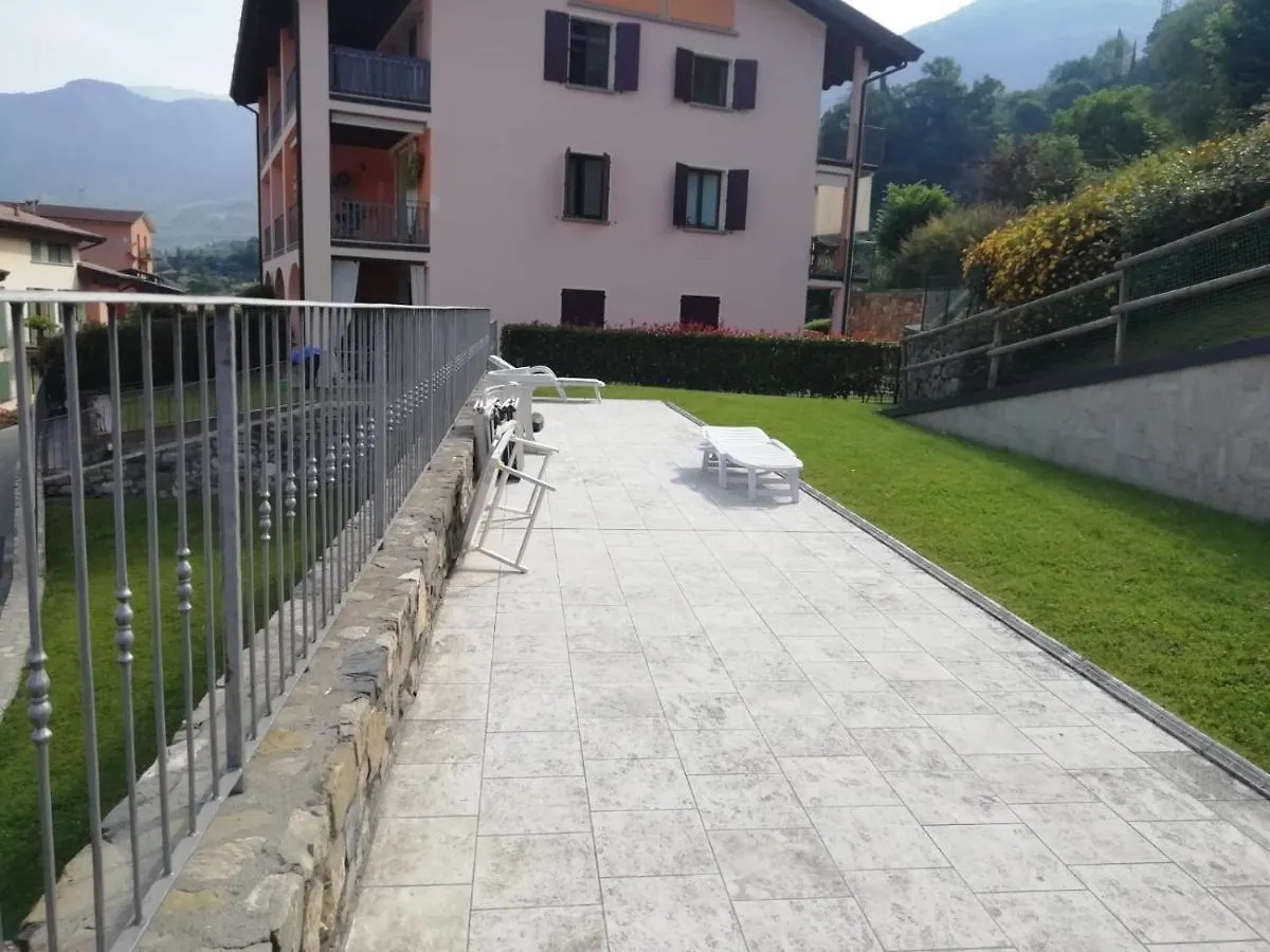 Romantic Lake View House スルツァーノ 0*,  イタリア